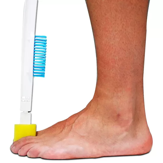 Pēdu un pirkstu kopšanas birste ar garu rokturi