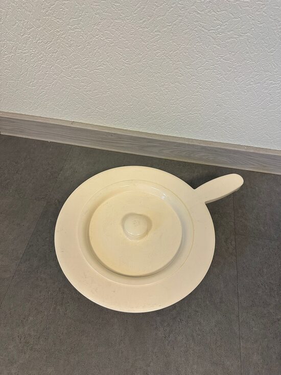 Šīberis ar vāku bez oriģinālā iepakojuma, nelietots.